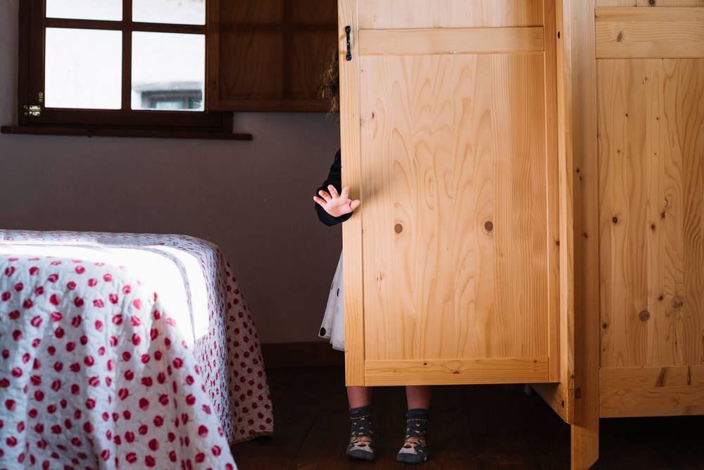 girl-standing-wooden-cupboard_tn.jpg girl-standing-wooden-cupboard_tn.jpg